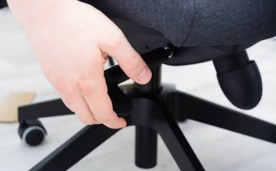 Adjusting The Tilt Of The Chair